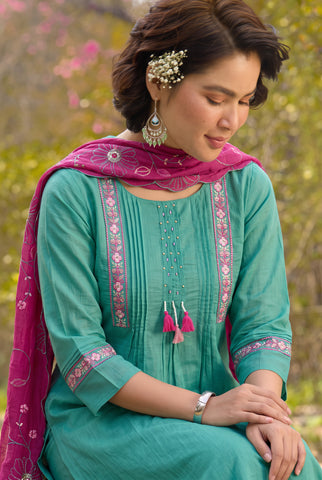Sea Green Pintuck Kurta Set with Pink Floral Dupatta