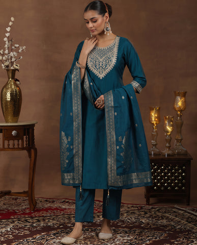 Women's Ethnic Teal Embroidered Kurta Suit Set With Dupatta